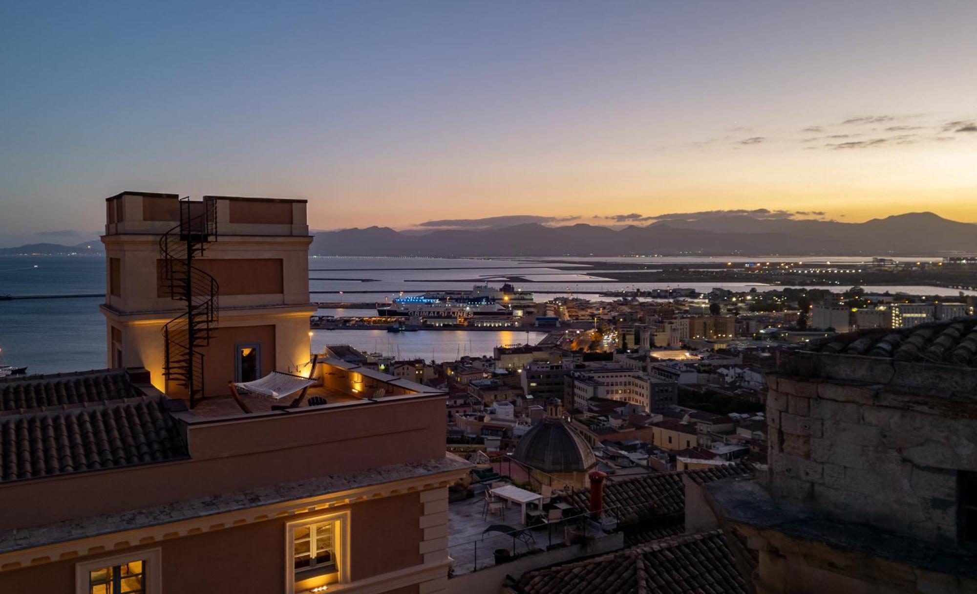 Hotel Palazzo Boyl 1840 Cagliari Esterno foto